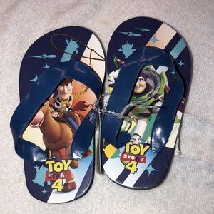 DINSEY/PIXAR TOY STORY 4 toddler flip flops sandals NWT size 5/6
